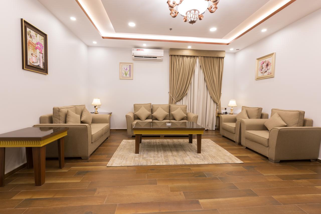 Luxury Hotel Apartments Табук Екстериор снимка