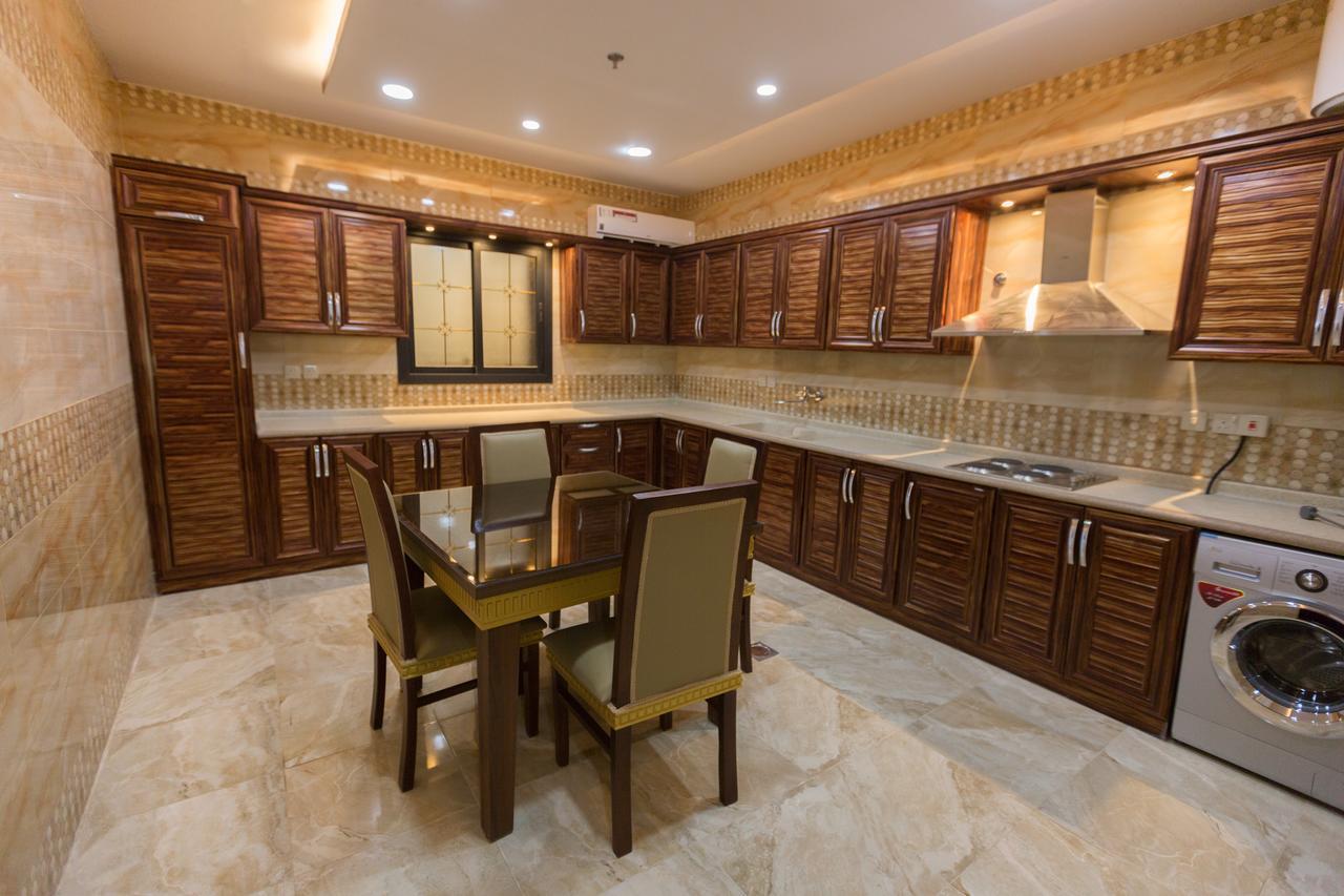 Luxury Hotel Apartments Табук Екстериор снимка