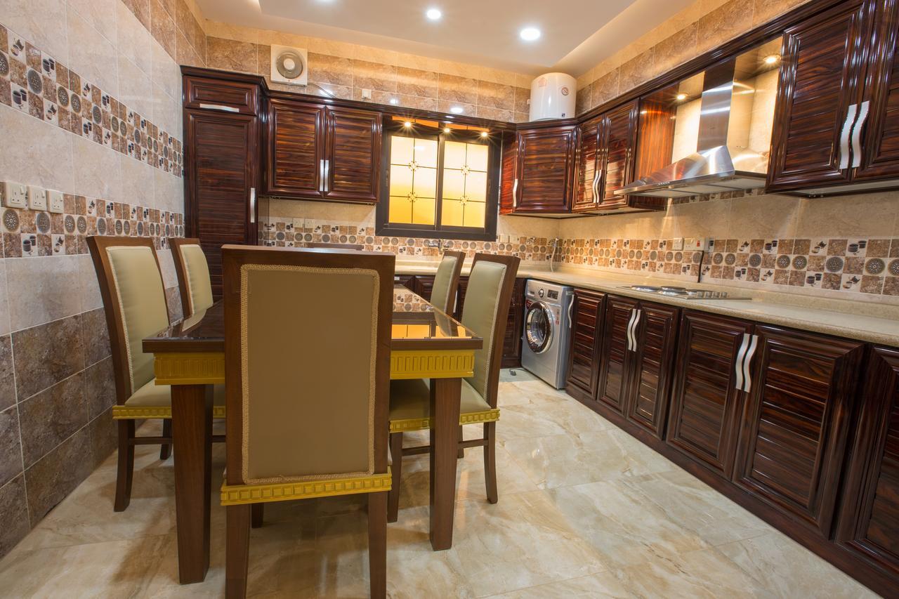 Luxury Hotel Apartments Табук Екстериор снимка