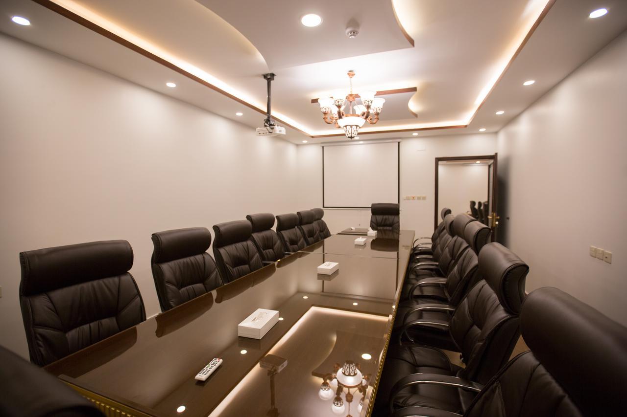 Luxury Hotel Apartments Табук Екстериор снимка