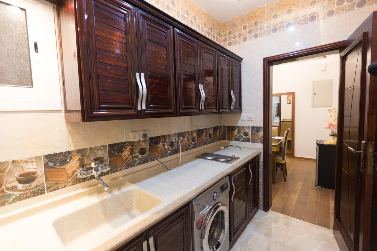 Luxury Hotel Apartments Табук Екстериор снимка