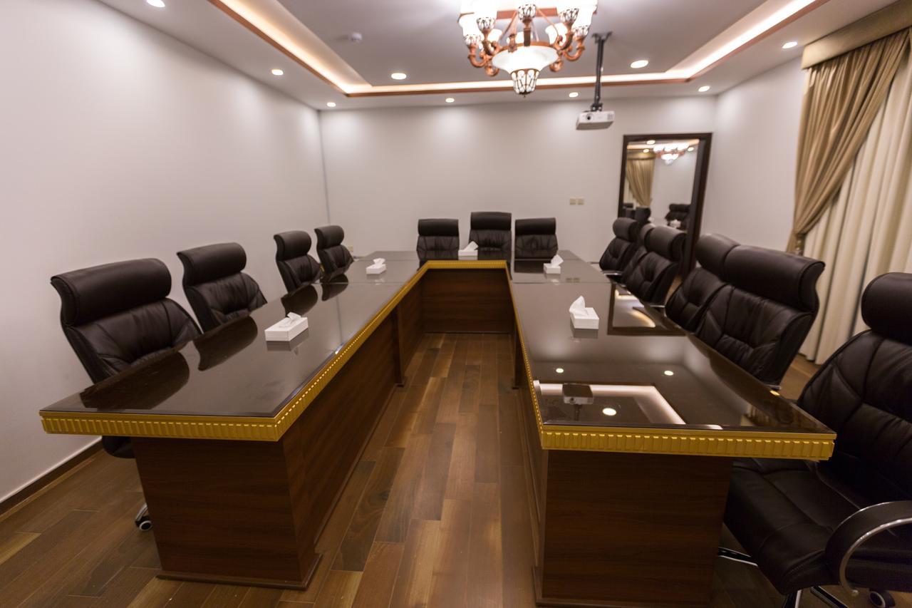 Luxury Hotel Apartments Табук Екстериор снимка