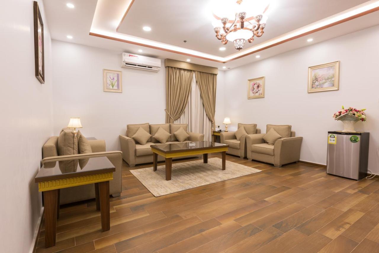 Luxury Hotel Apartments Табук Екстериор снимка