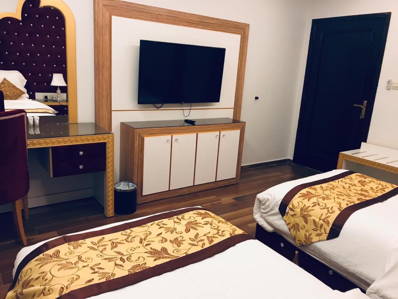 Luxury Hotel Apartments Табук Екстериор снимка