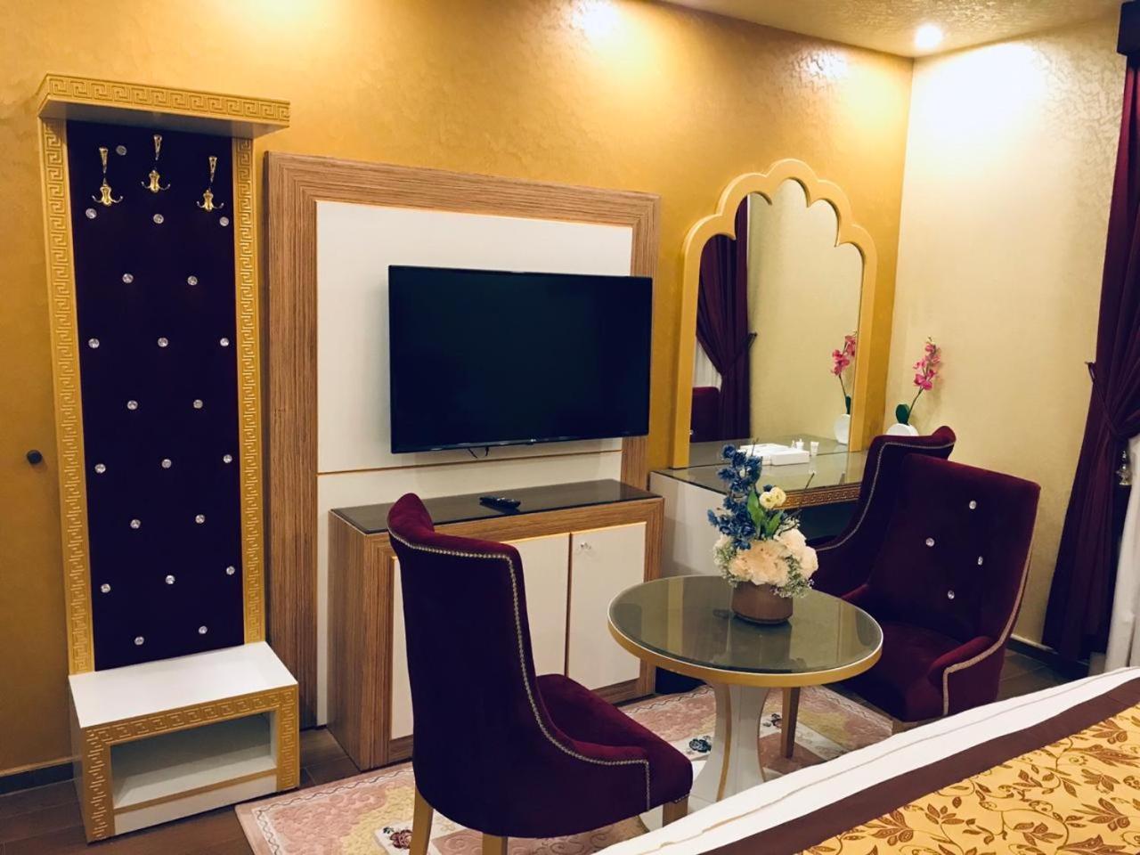 Luxury Hotel Apartments Табук Екстериор снимка