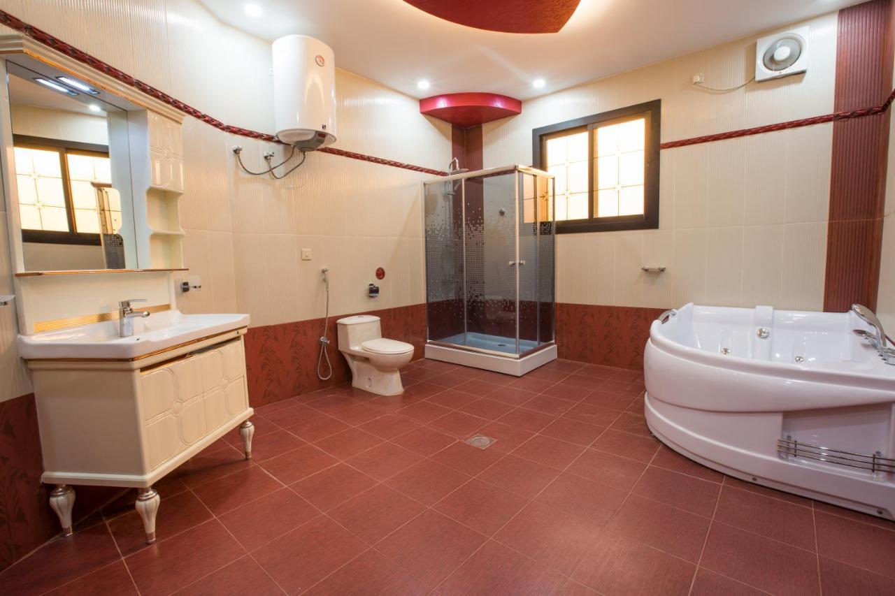 Luxury Hotel Apartments Табук Екстериор снимка
